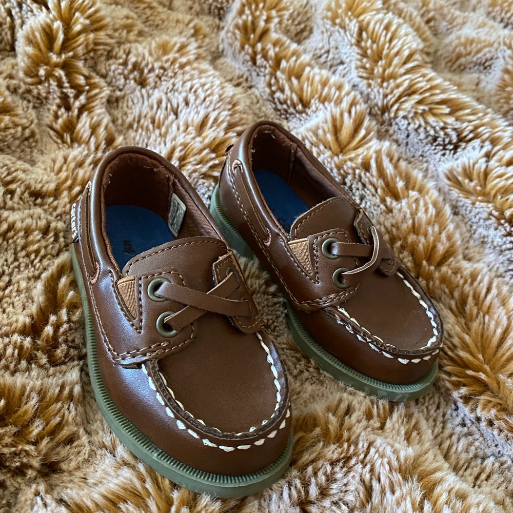 Like new Carters brown baby loafers in size 5